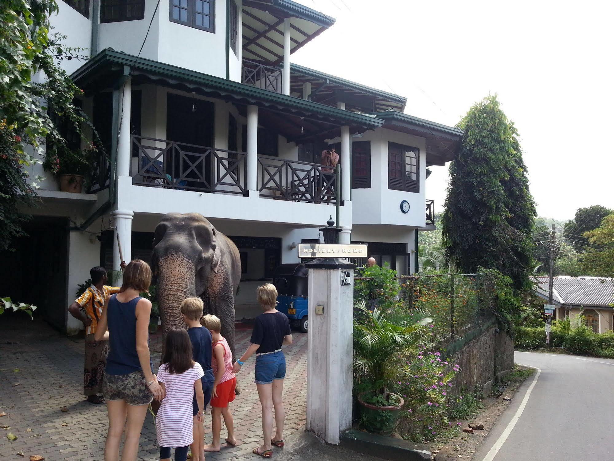 Kandy Holiday Home Exterior photo